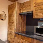 Le Regina Apartment *